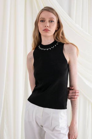 Sleeveless knitted black top CROWDY
