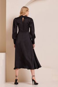 Σατέν μίντι μαύρο φόρεμα με άνοιγμα SOFIA
